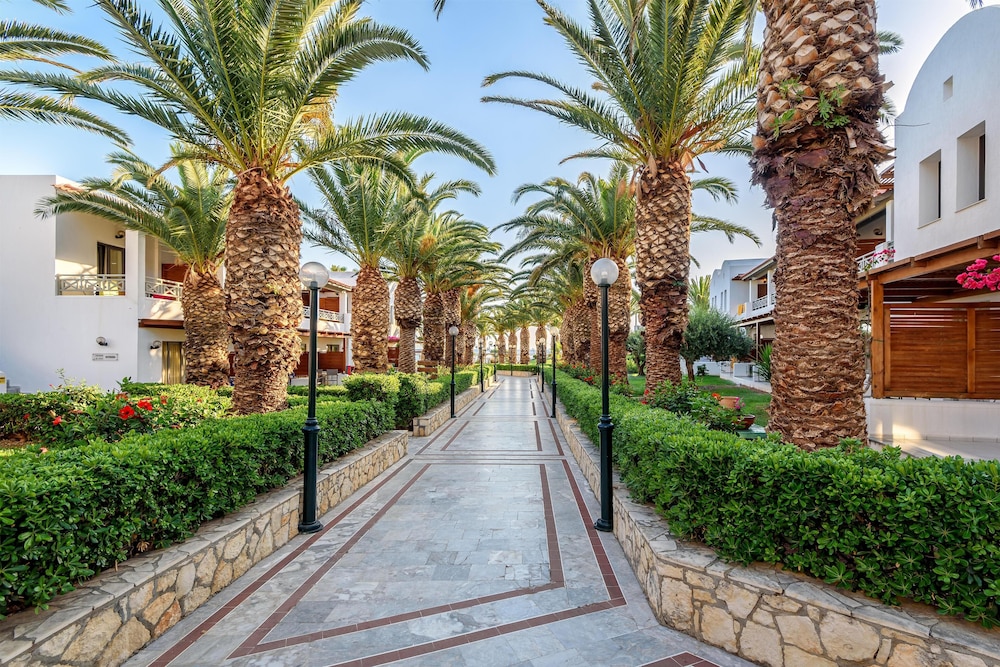 Annabelle Beach Resort - All Inclusive — Hotel building in Hersonissos