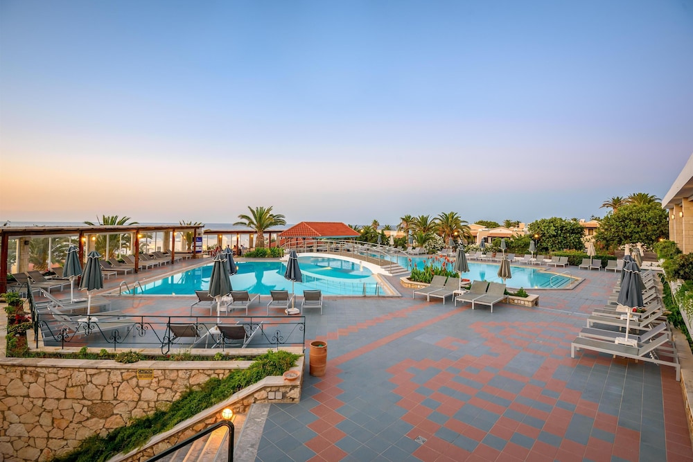 Annabelle Beach Resort - All Inclusive — Swimming pool in Hersonissos