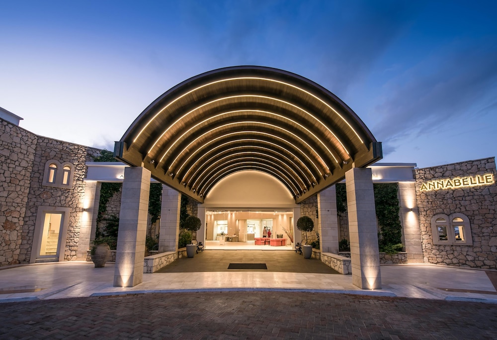 Annabelle Beach Resort - All Inclusive — Hotel building in Hersonissos