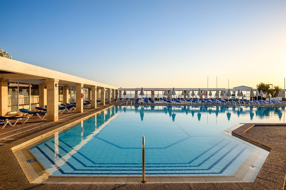 Annabelle Beach Resort - All Inclusive — Swimming pool in Hersonissos