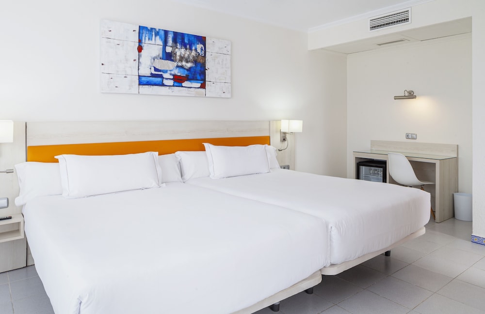 Playasol Hotel — Hotel rooms in Roquetas de Mar, Andalusia