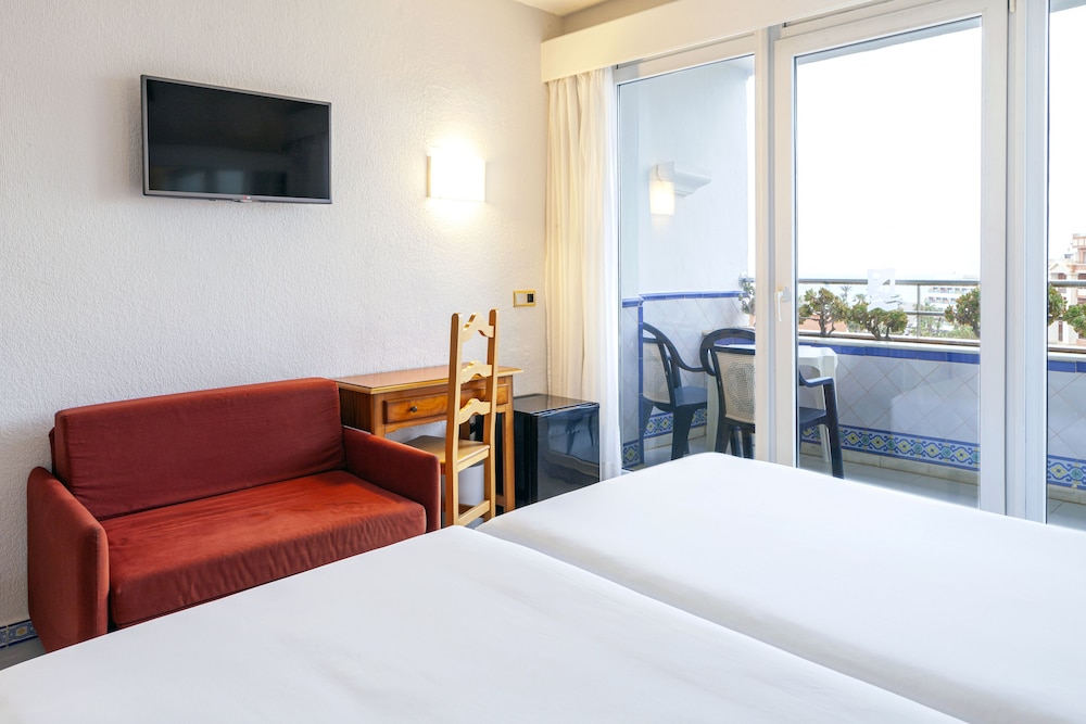 Playasol Hotel — Hotel rooms in Roquetas de Mar, Andalusia