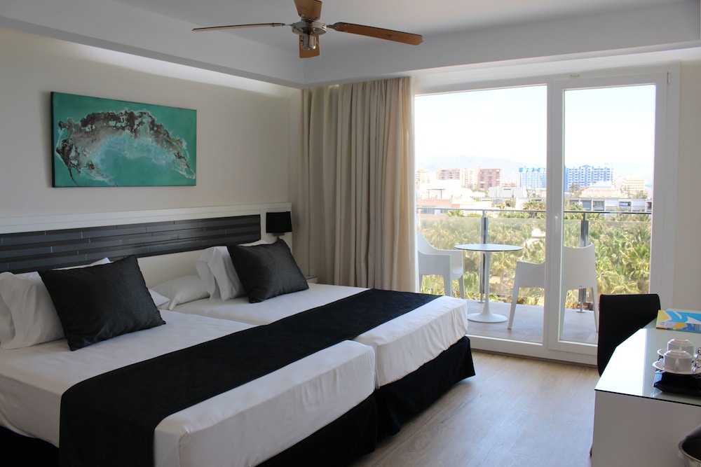 Playasol Hotel — Hotel rooms in Roquetas de Mar, Andalusia