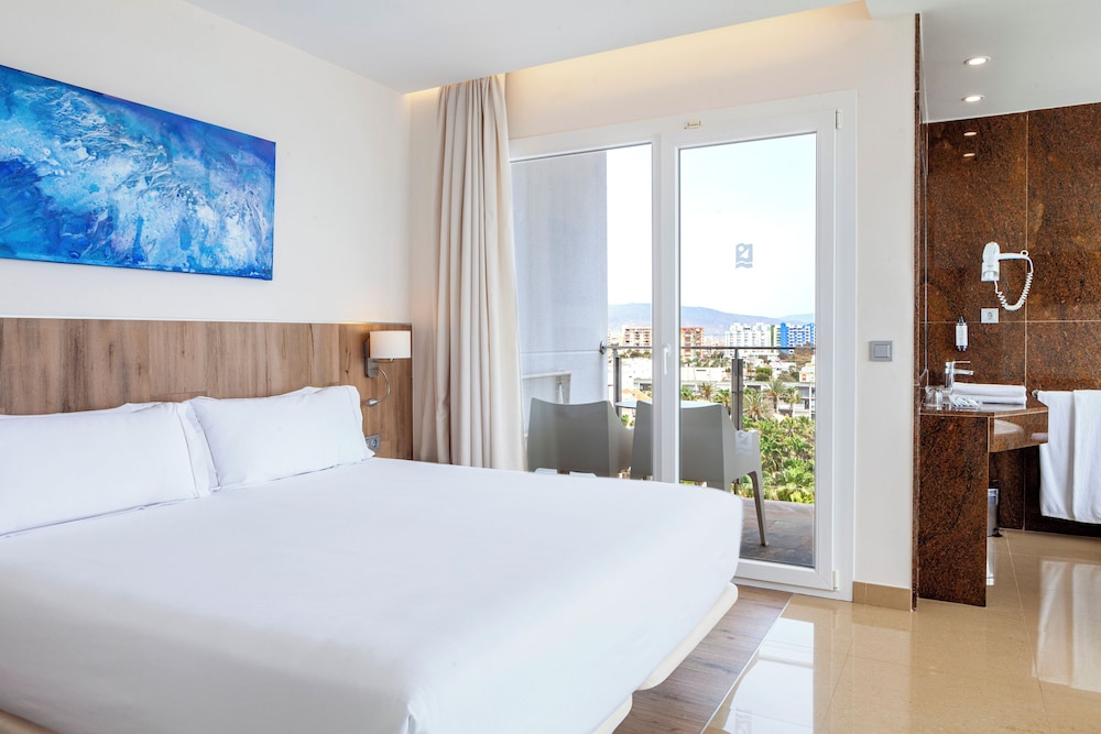 Playasol Hotel — Hotel rooms in Roquetas de Mar, Andalusia