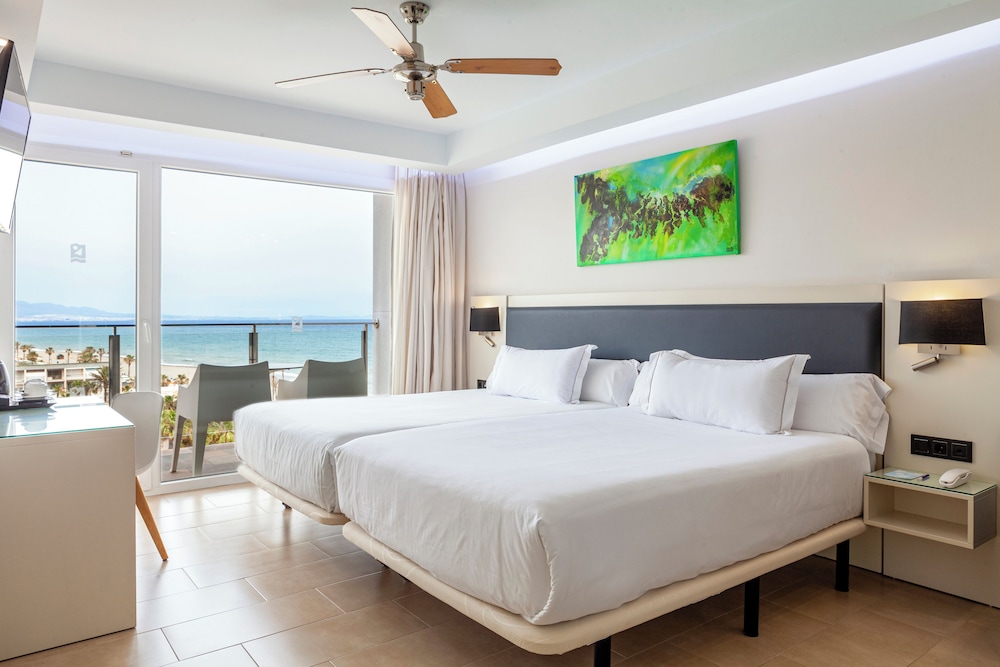 Playasol Hotel — Hotel rooms in Roquetas de Mar, Andalusia