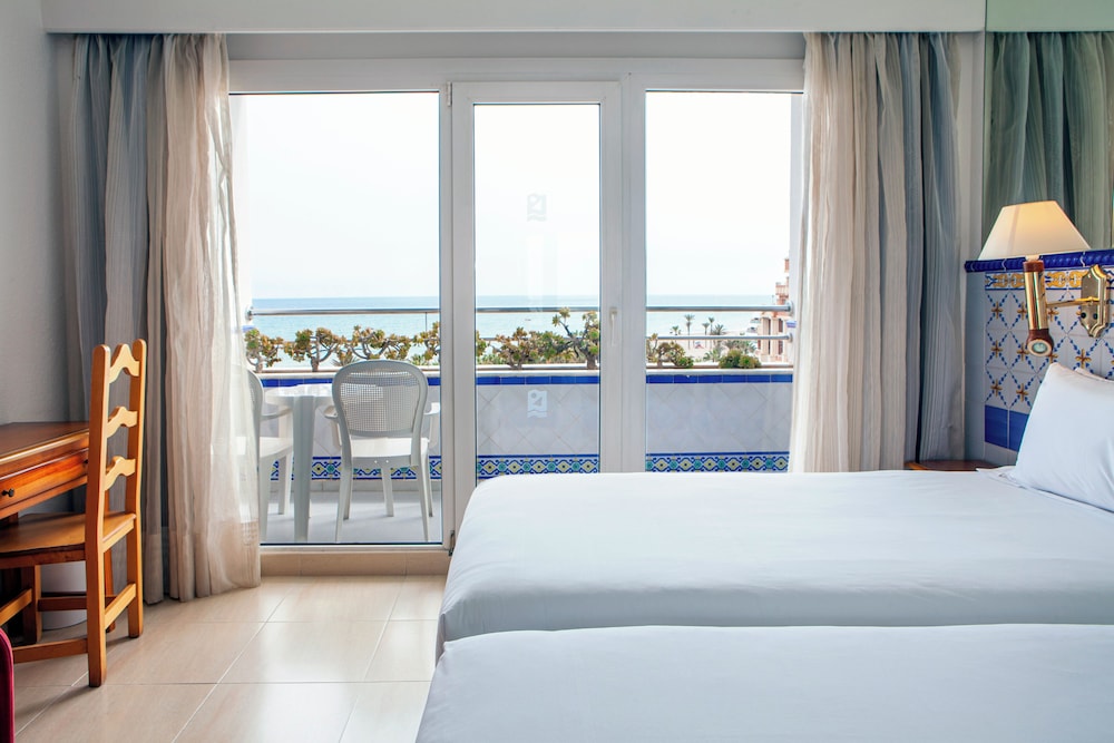 Playasol Hotel — Hotel rooms in Roquetas de Mar, Andalusia