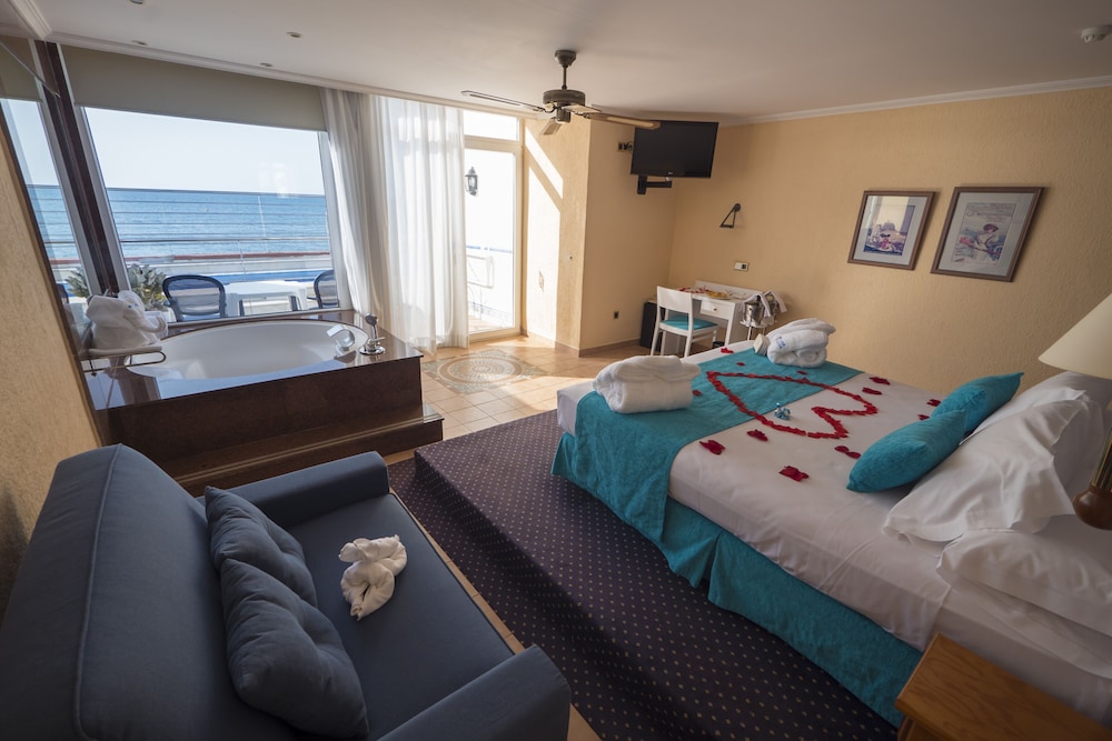 Playasol Hotel — Hotel rooms in Roquetas de Mar, Andalusia