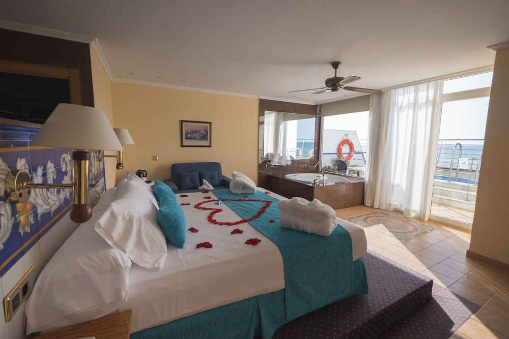 Playasol Hotel — Hotel rooms in Roquetas de Mar, Andalusia