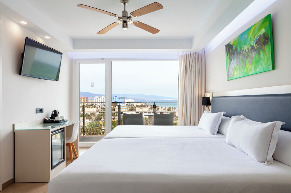 Playasol Hotel — Hotel rooms in Roquetas de Mar, Andalusia