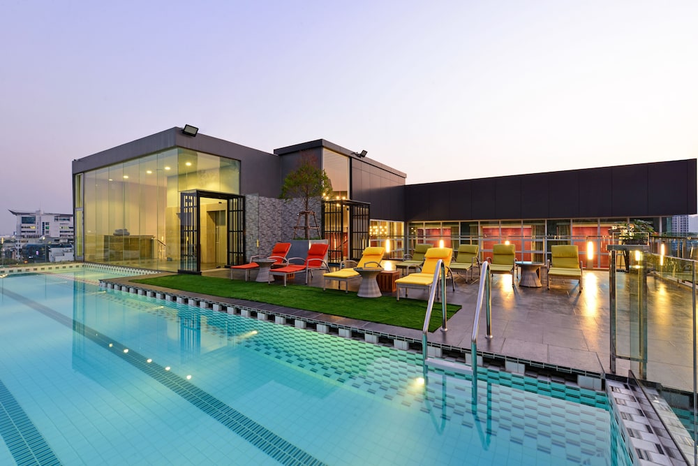 Le D'Tel Bangkok — Swimming pool in Bangkok, Bangkok