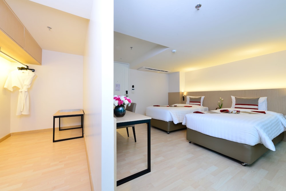 Le D'Tel Bangkok — Hotel rooms in Bangkok, Bangkok