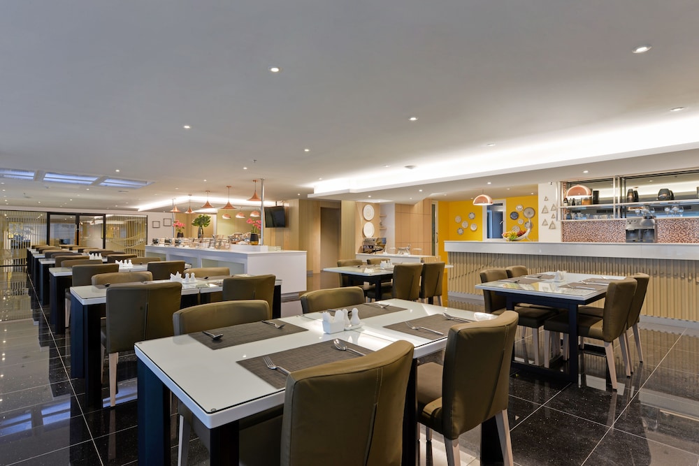 Le D'Tel Bangkok — Restaurant & bars in Bangkok, Bangkok