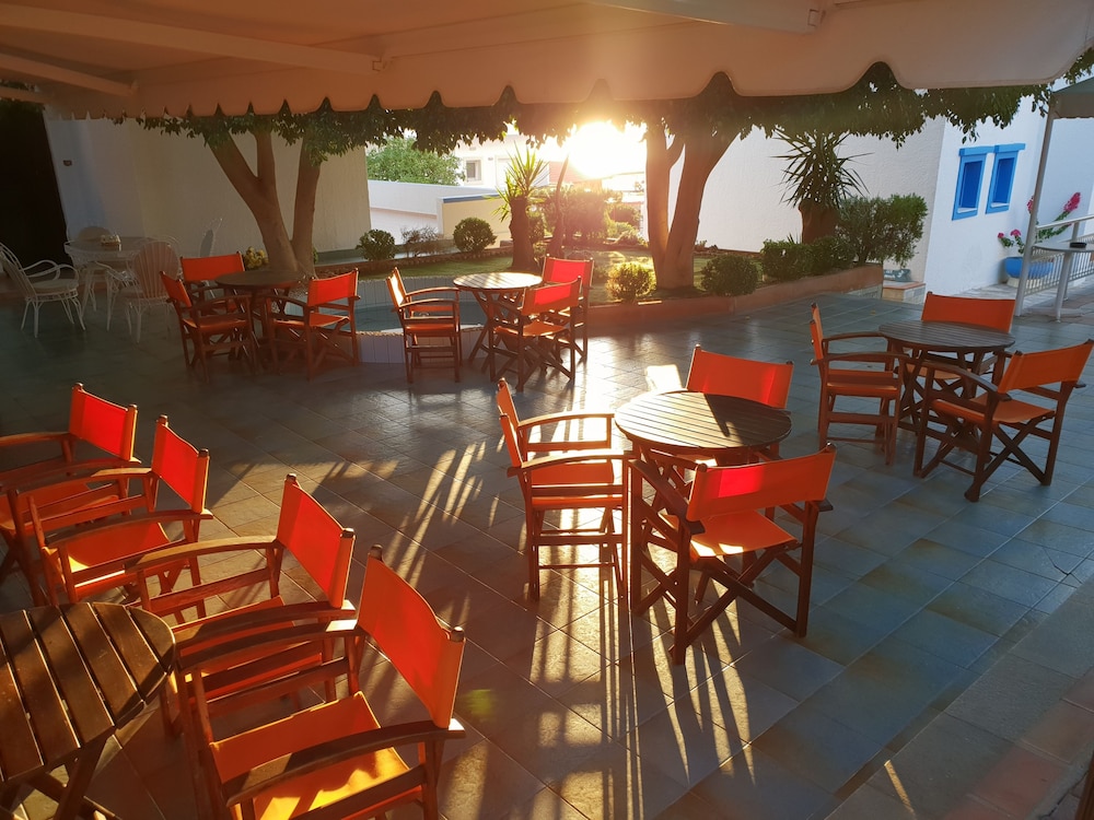 Amazones Villas Apartments — Restaurant & bars in Stalida