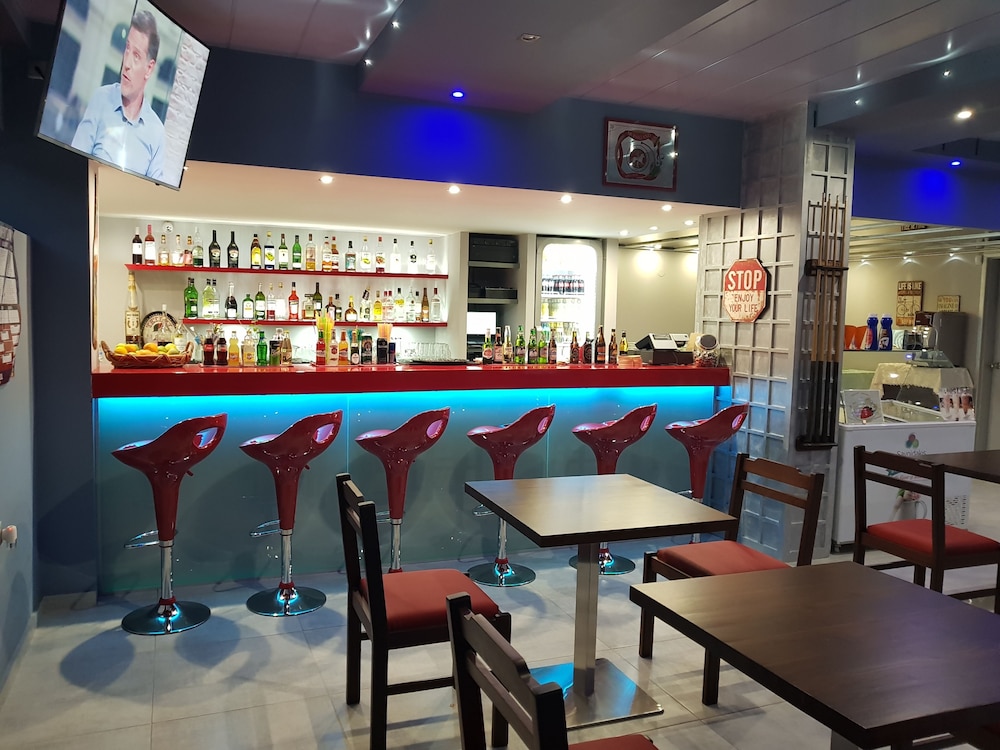 Amazones Villas Apartments — Restaurant & bars in Stalida