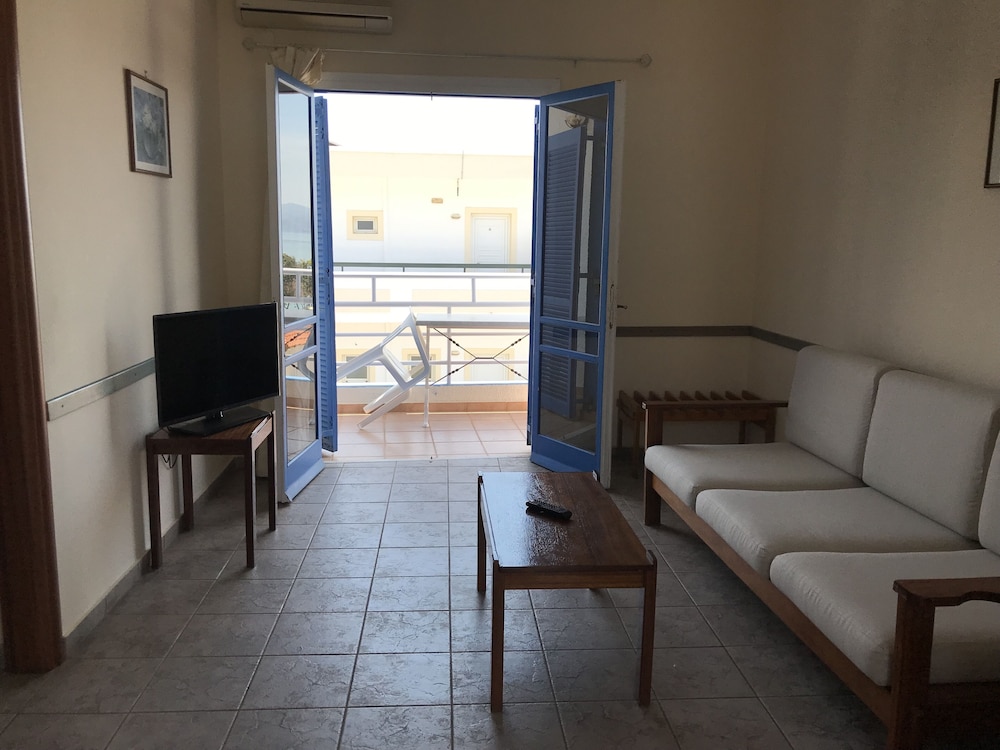 Amazones Villas Apartments — Hotel rooms in Stalida