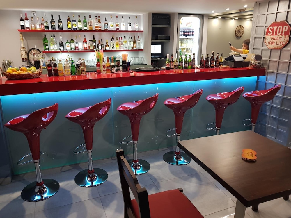 Amazones Villas Apartments — Restaurant & bars in Stalida