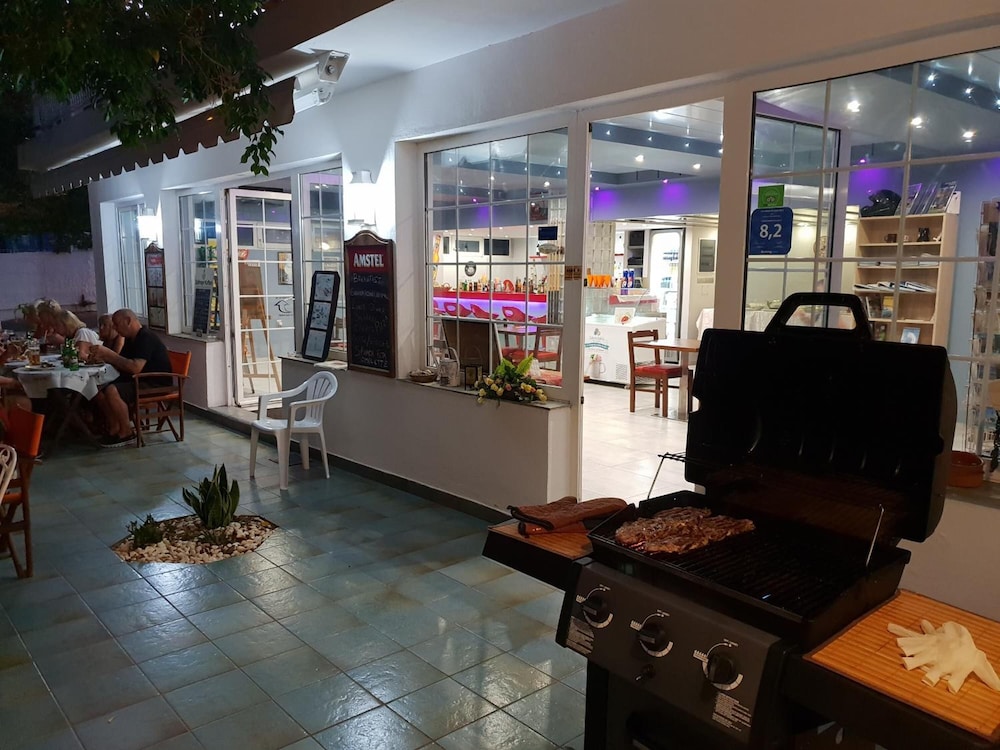 Amazones Villas Apartments — Restaurant & bars in Stalida