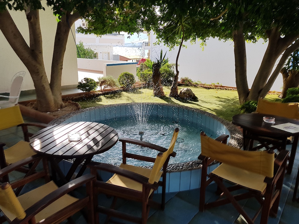 Amazones Villas Apartments — Restaurant & bars in Stalida