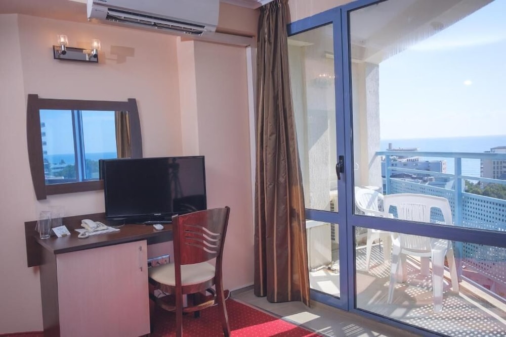 Regina Hotel — Hotel rooms in Golden Sands, Varna Region