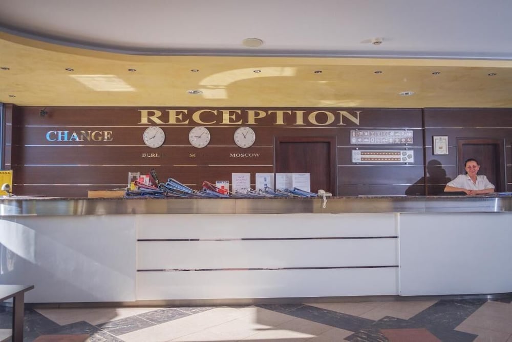 Regina Hotel — Hotel building in Golden Sands, Varna Region