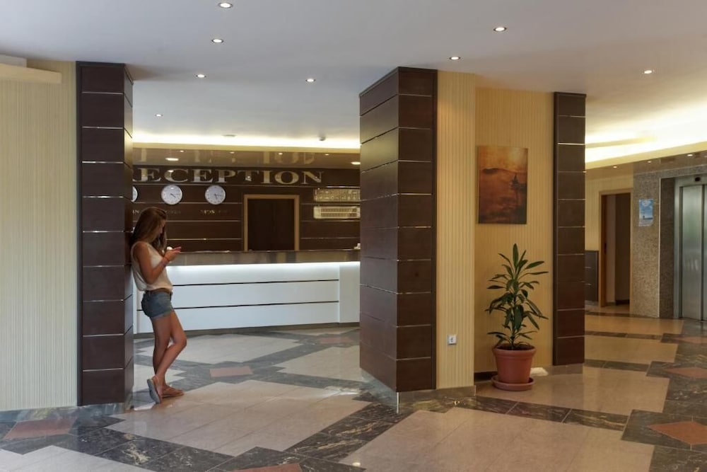Regina Hotel — Hotel building in Golden Sands, Varna Region
