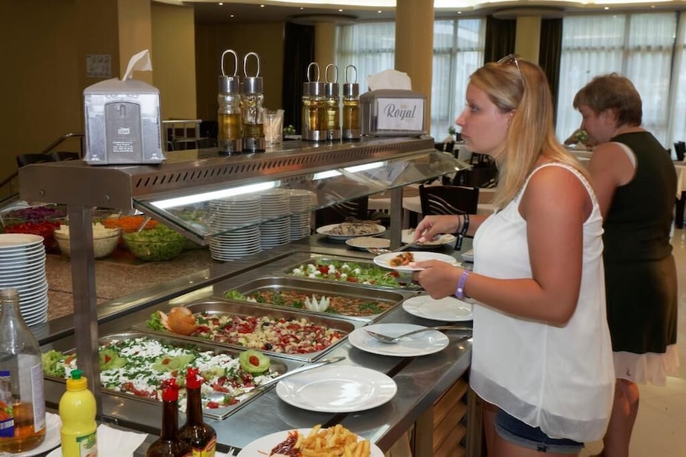 Regina Hotel — Restaurant & bars in Golden Sands, Varna Region