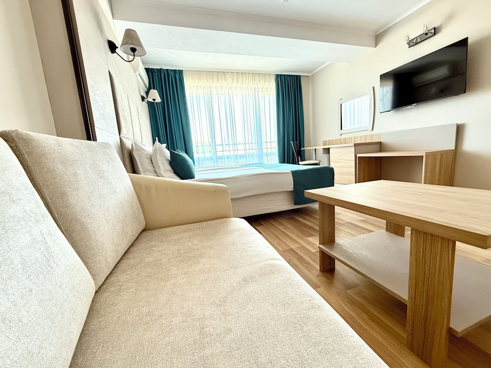 Regina Hotel — Hotel rooms in Golden Sands, Varna Region