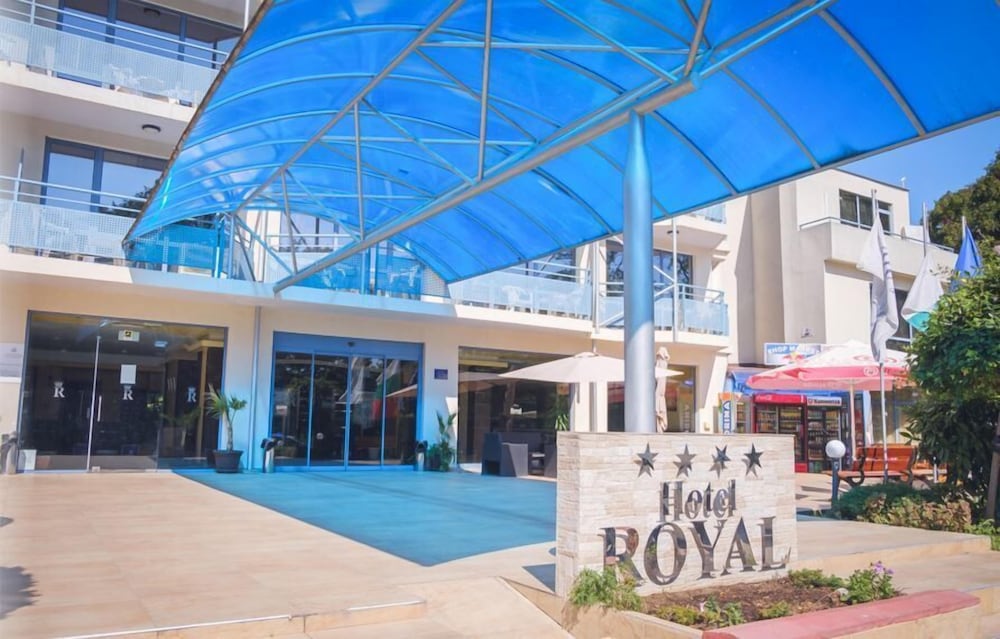 Regina Hotel — Hotel building in Golden Sands, Varna Region