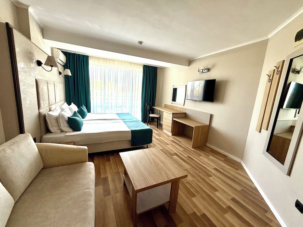 Regina Hotel — Hotel rooms in Golden Sands, Varna Region