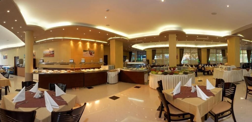 Regina Hotel — Restaurant & bars in Golden Sands, Varna Region