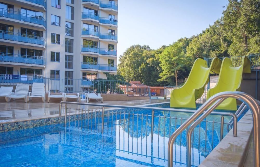 Regina Hotel — Swimming pool in Golden Sands, Varna Region