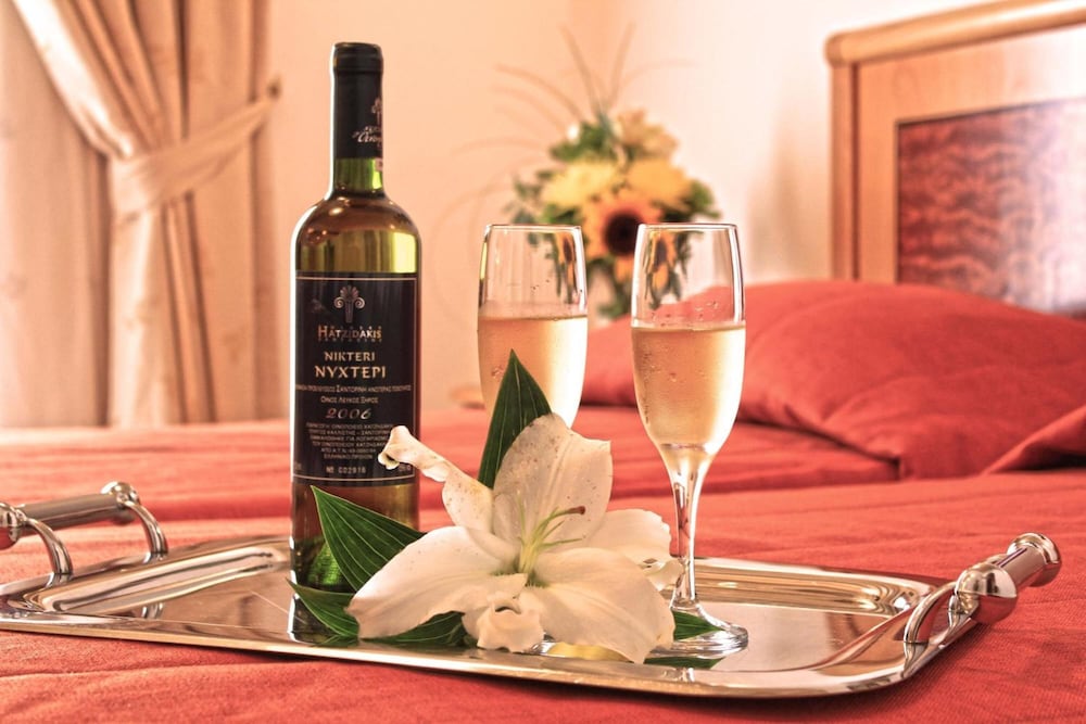 Anatolia Hotel — Hotel rooms in Ano Mera, South Aegean