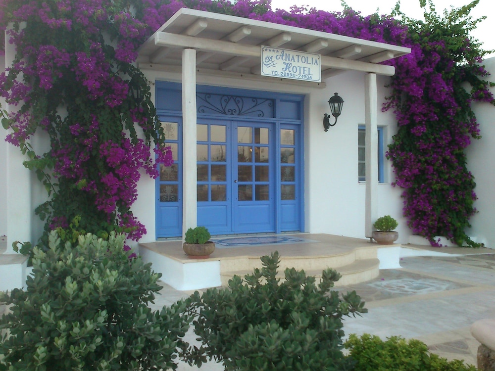 Anatolia Hotel — Hotel building in Ano Mera, South Aegean