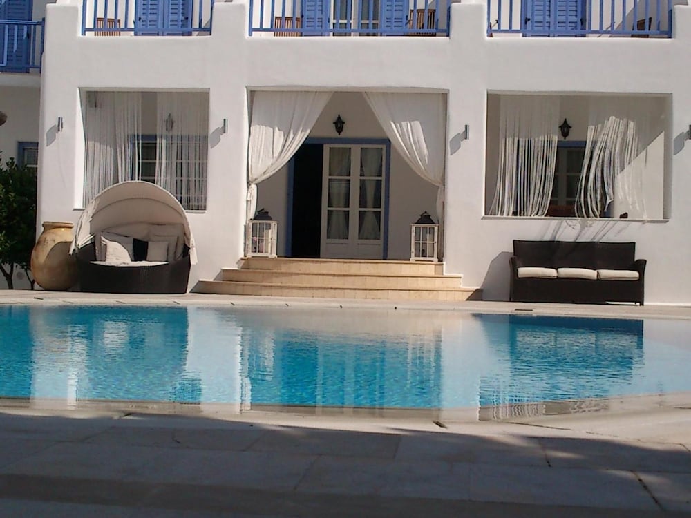 Anatolia Hotel — Swimming pool in Ano Mera, South Aegean