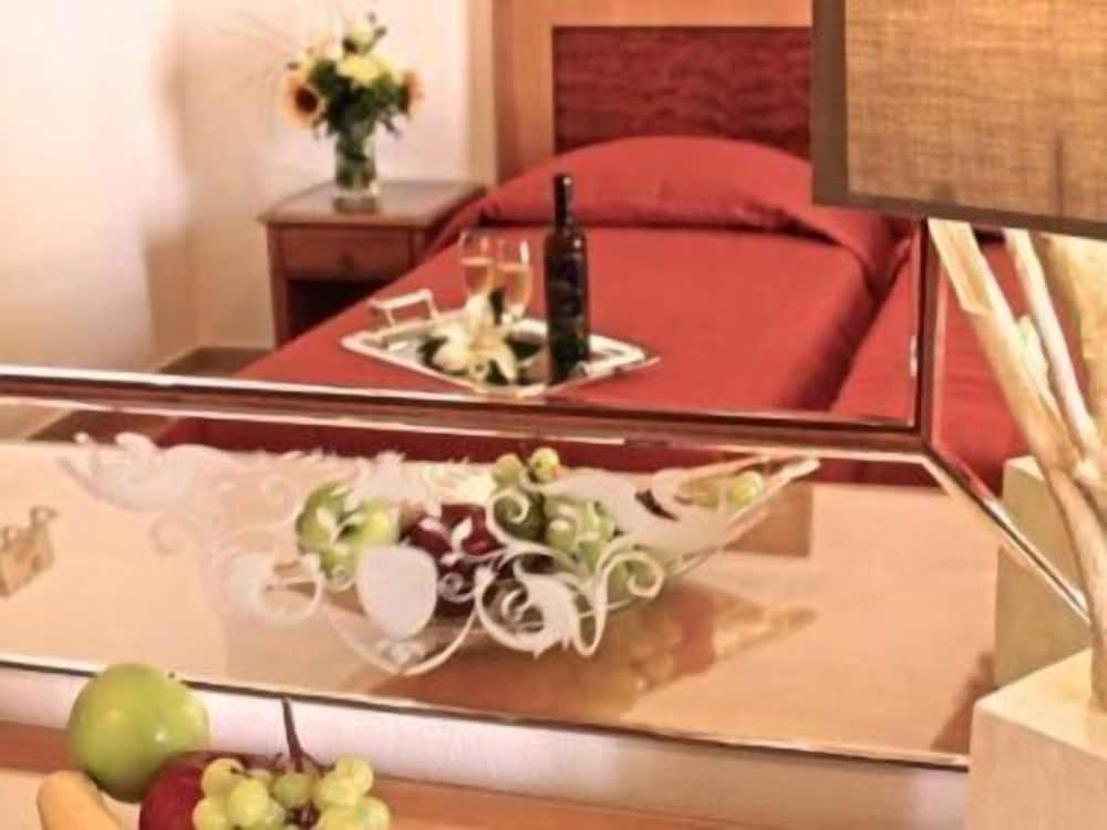 Anatolia Hotel — Hotel rooms in Ano Mera, South Aegean