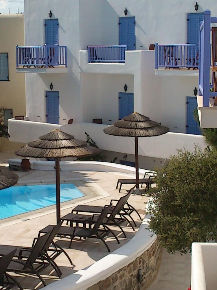 Anatolia Hotel — Swimming pool in Ano Mera, South Aegean
