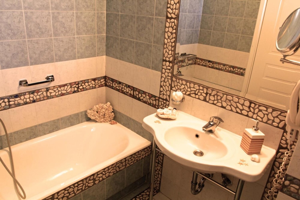 Anatolia Hotel — Hotel rooms in Ano Mera, South Aegean