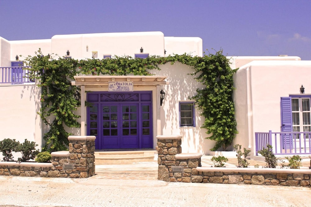 Anatolia Hotel — Hotel building in Ano Mera, South Aegean