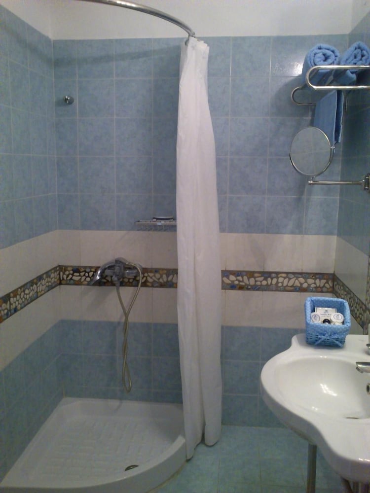 Anatolia Hotel — Hotel rooms in Ano Mera, South Aegean