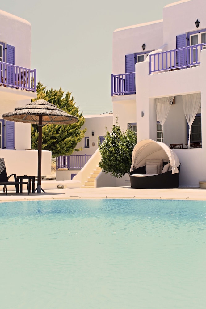 Anatolia Hotel — Swimming pool in Ano Mera, South Aegean