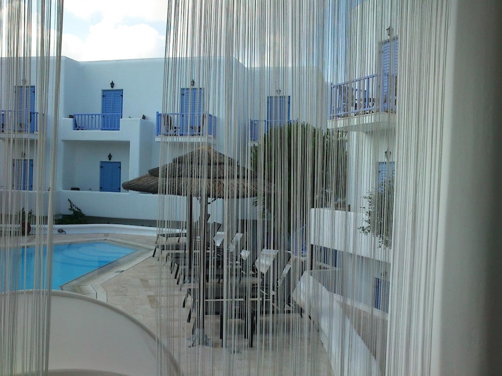 Anatolia Hotel — Hotel building in Ano Mera, South Aegean