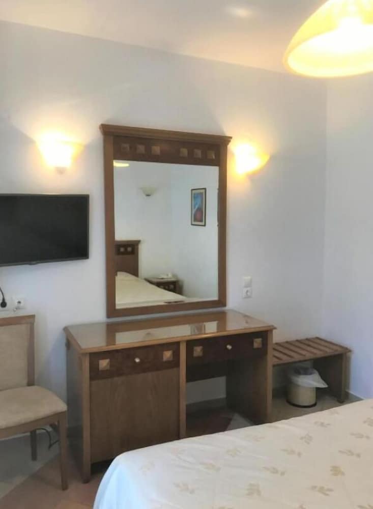 Anatolia Hotel — Hotel rooms in Ano Mera, South Aegean