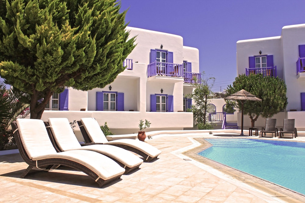 Anatolia Hotel — Hotel building in Ano Mera, South Aegean