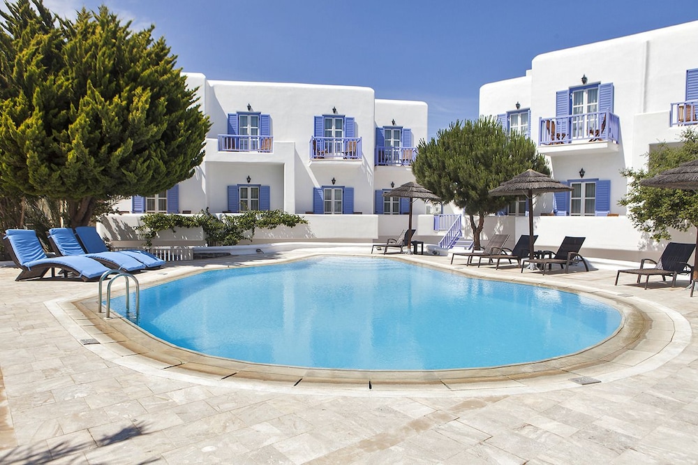 Anatolia Hotel — Swimming pool in Ano Mera, South Aegean