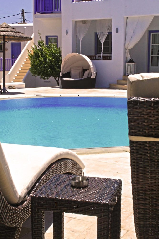 Anatolia Hotel — Swimming pool in Ano Mera, South Aegean