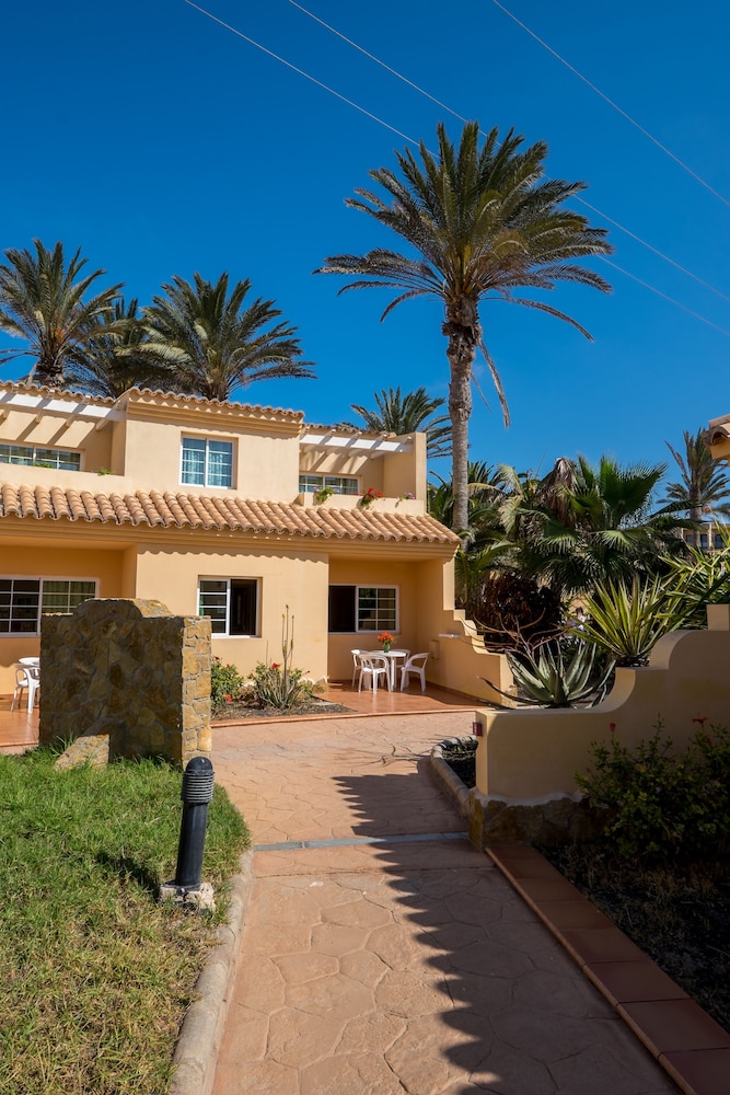 Hotel Royal Suite — Hotel building in Costa Calma, Canary Islands
