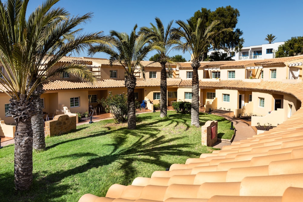Hotel Royal Suite — Hotel building in Costa Calma, Canary Islands