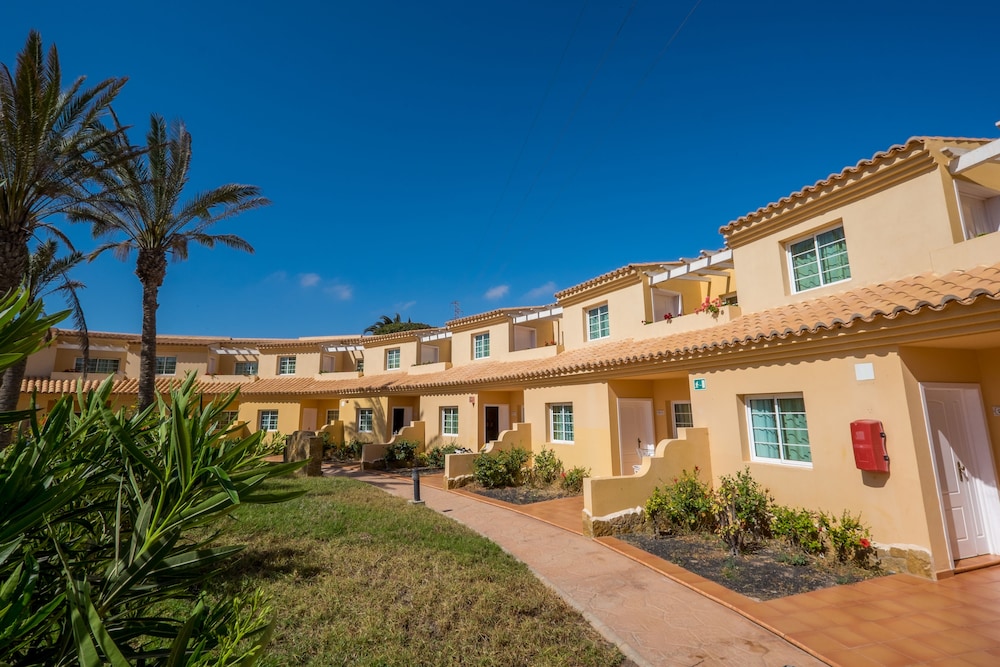Hotel Royal Suite — Hotel building in Costa Calma, Canary Islands