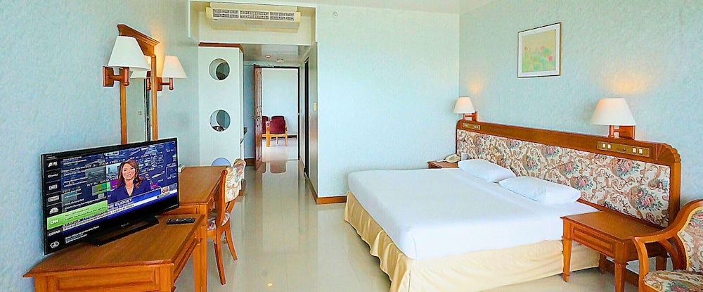 Pattaya Park Beach Resort — Hotel rooms in Pattaya, Chonburi