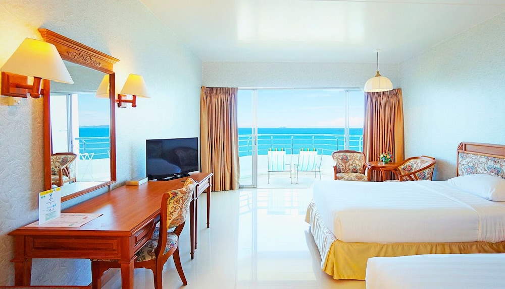 Pattaya Park Beach Resort — Hotel rooms in Pattaya, Chonburi
